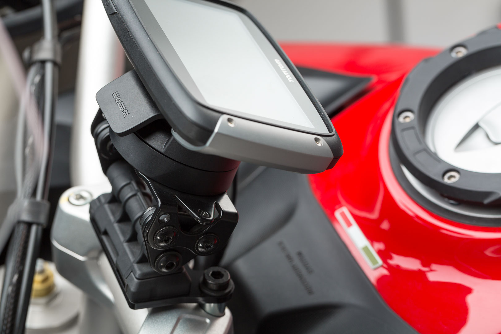 SW-Motech Navi-Halter am Lenker - Schwarz- Ducati Multistrada 1200 - 950 - 1260- schwarz Motorrad